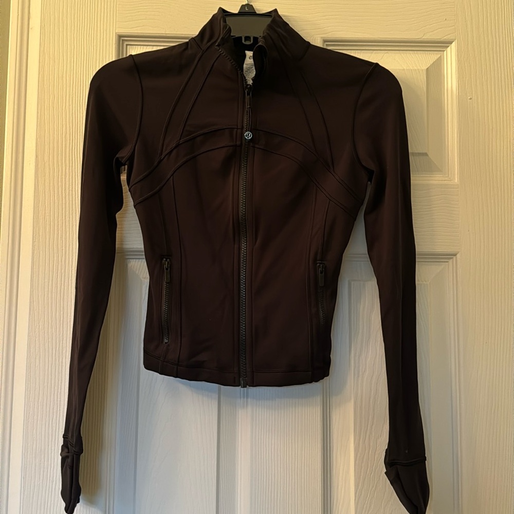 Like new Lululemon cropped jacket.
